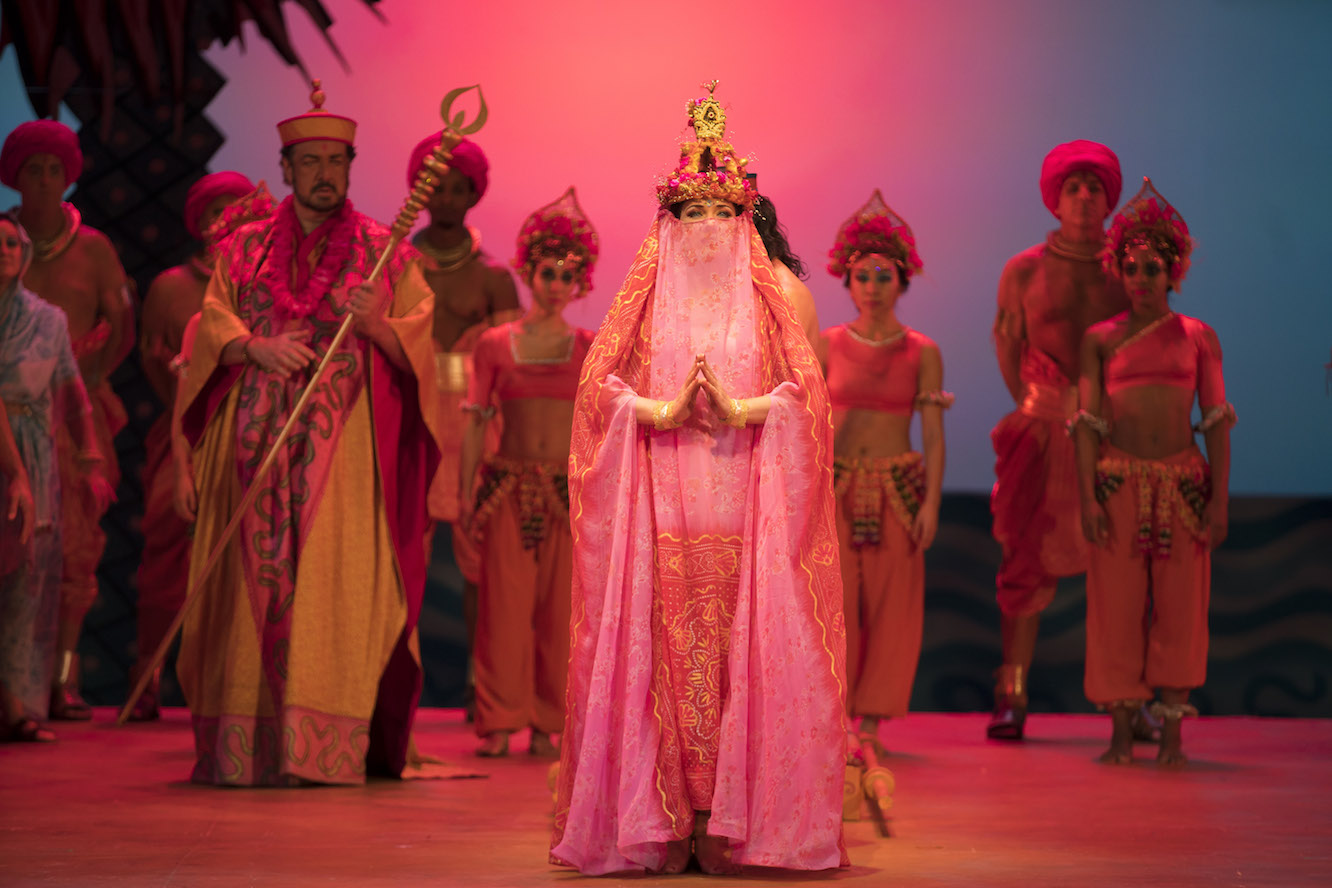 Lyric Opera of Chicago's The Pearl Fishers